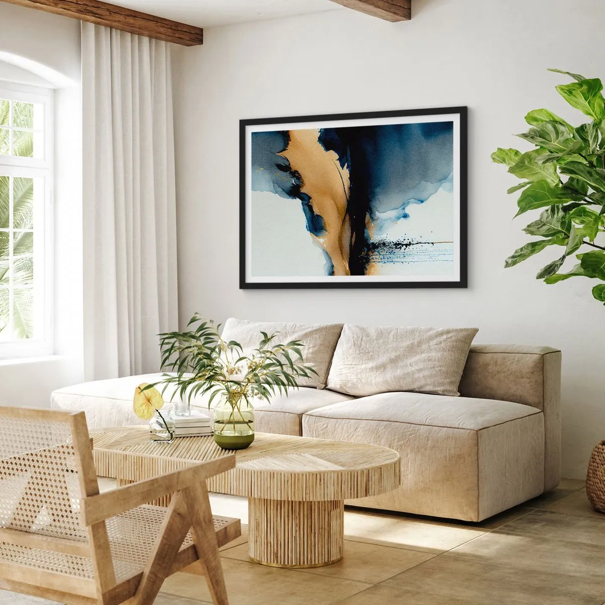 Poster in cornice nera - Una composizione astratta nei toni del blu navy e dell'oro - 100x70cm - Dietro la cortina - Decorazione murale moderna per soggiorno e camera da letto ARTTOR