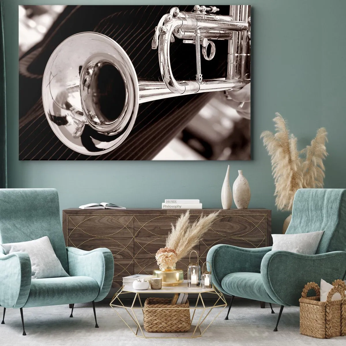 Quadro su tela - Stampe su Tela - Primo piano di una tromba d'argento su un elegante sfondo in tessuto. - 70x50cm - Viaggio musicale negli anni '30 - Decorazione murale moderna per soggiorno e camera da letto ARTTOR