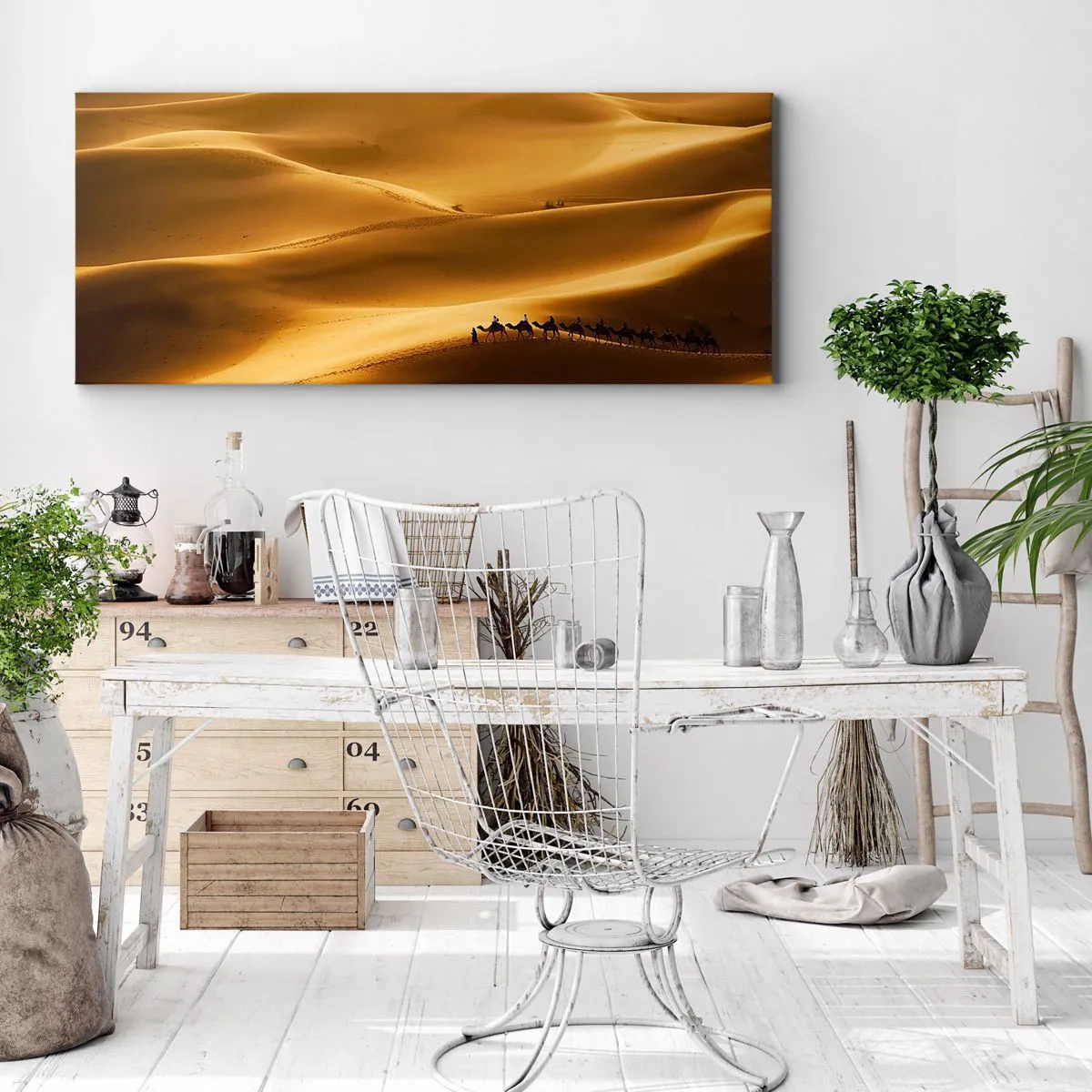 Quadro su tela - Stampe su Tela - Una carovana di cammelli vaga tra le dune dorate del deserto. - 120x50cm - La carovana sulle onde del deserto - Decorazione murale moderna per soggiorno e camera da letto ARTTOR