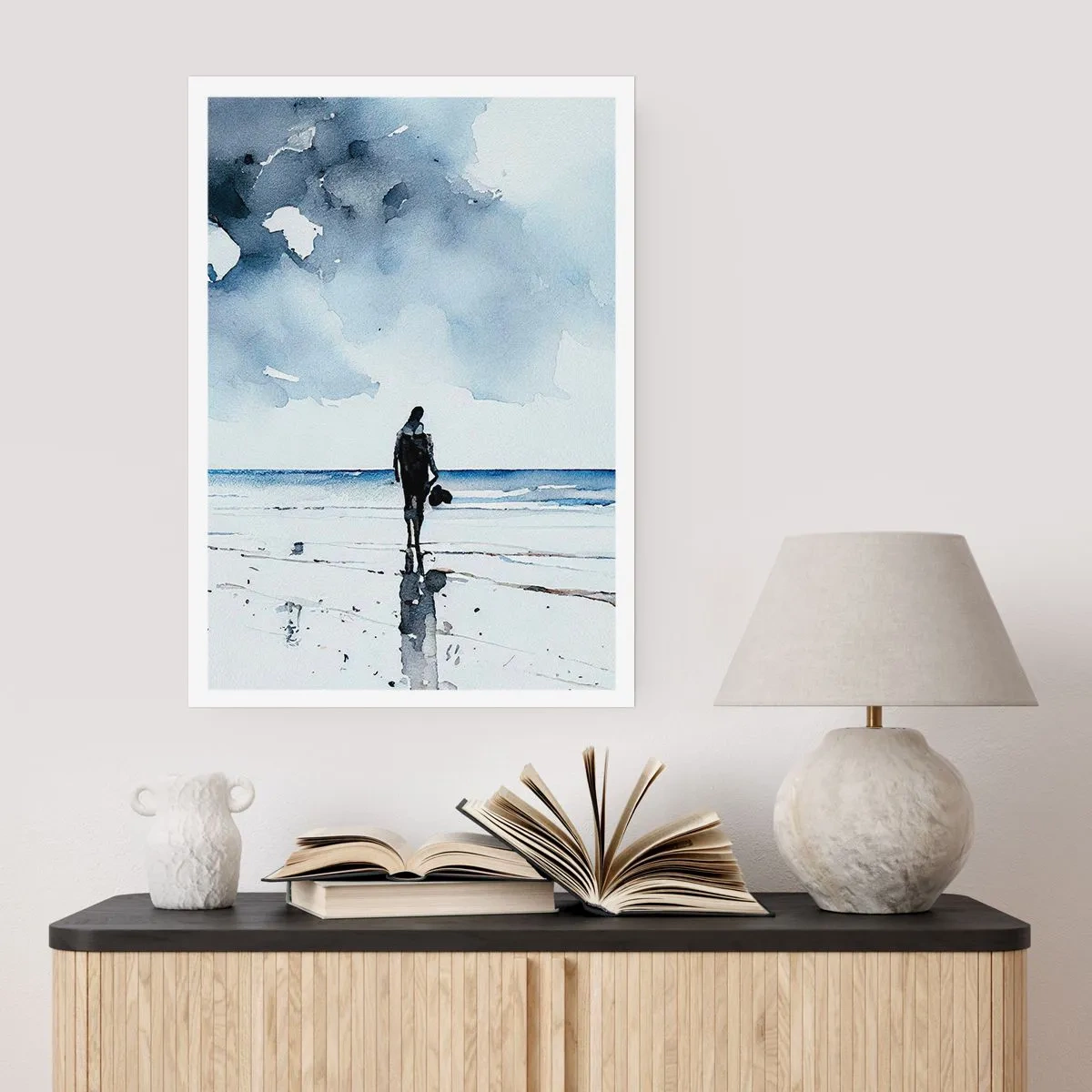 Poster - Paesaggio ad acquerello con una figura sulla spiaggia - 50x70cm - Dialogo con il mare - Decorazione murale moderna per soggiorno e camera da letto ARTTOR