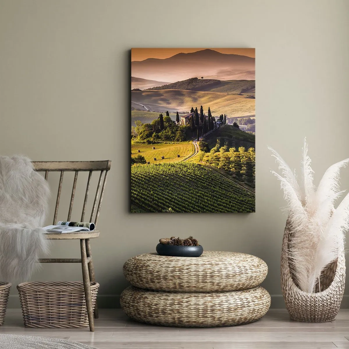 Quadro su tela - Stampe su Tela - Paesaggio toscano con vigneti e una casa su una collina - 70x100cm - Arcadia: paesaggio toscano - Decorazione murale moderna per soggiorno e camera da letto ARTTOR
