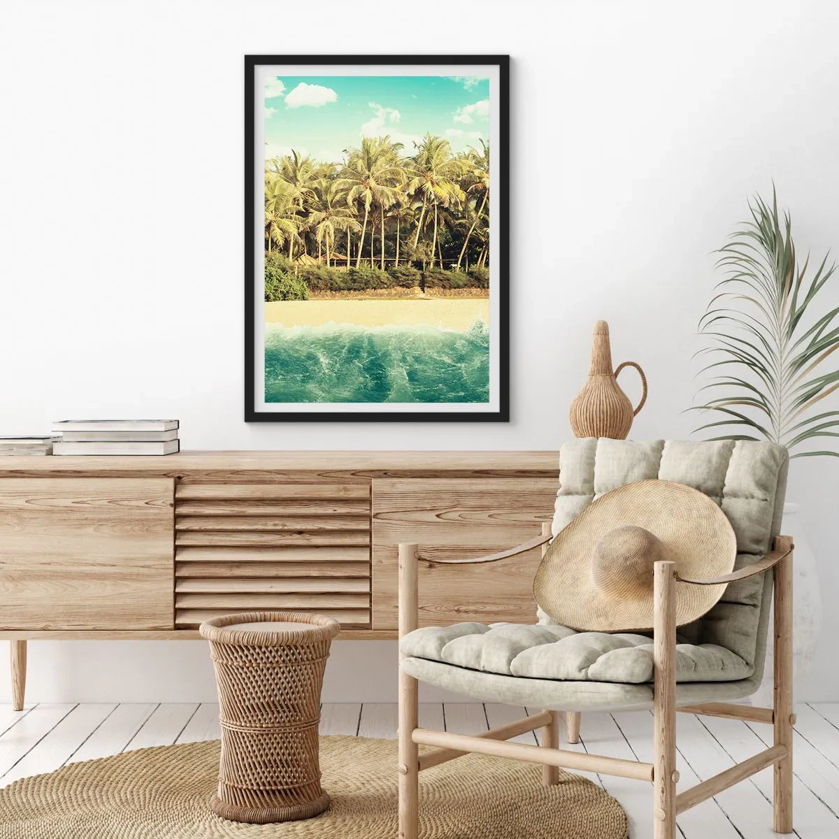 Poster in cornice nera - Spiaggia tropicale con palme e acque azzurre - 50x70cm - Forse qui? - Decorazione murale moderna per soggiorno e camera da letto ARTTOR