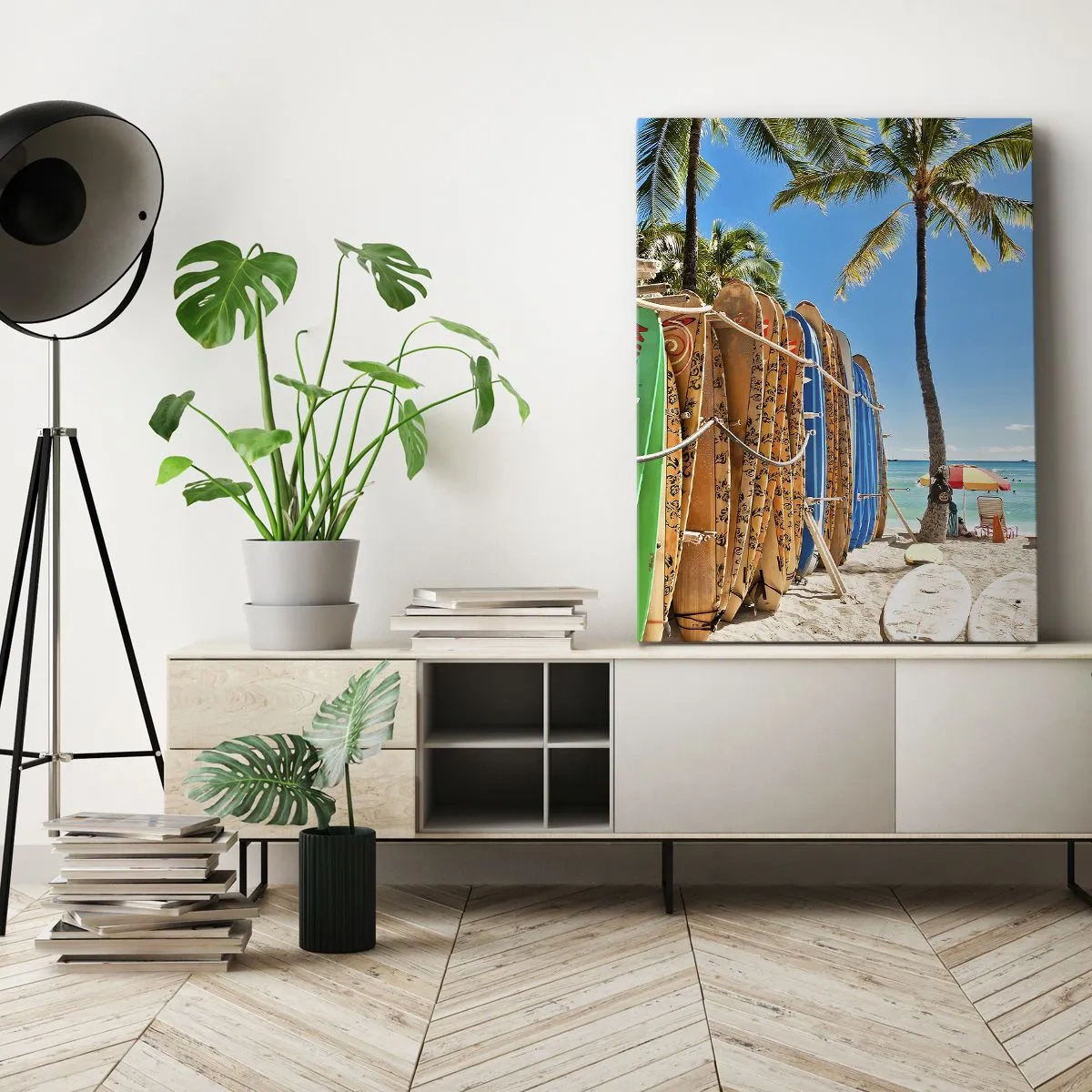 Quadro su tela - Stampe su Tela - Tavole da surf su una spiaggia con palme - 80x120cm - Divertimento sotto il sole - Decorazione murale moderna per soggiorno e camera da letto ARTTOR