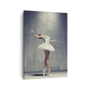 Quadro su tela - Stampe su Tela - Una ballerina in abito bianco contro un muro grezzo. - 50x70cm - Leggero come un uccello - Decorazione murale moderna per soggiorno e camera da letto ARTTOR