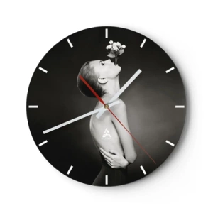 Orologio da parete - Orologio in Vetro - Ritratto in bianco e nero di una donna che tiene dei fiori in bocca - 30x30cm - Eleganza eccentrica - Decorazione murale moderna per soggiorno, cucina e camera da letto ARTTOR