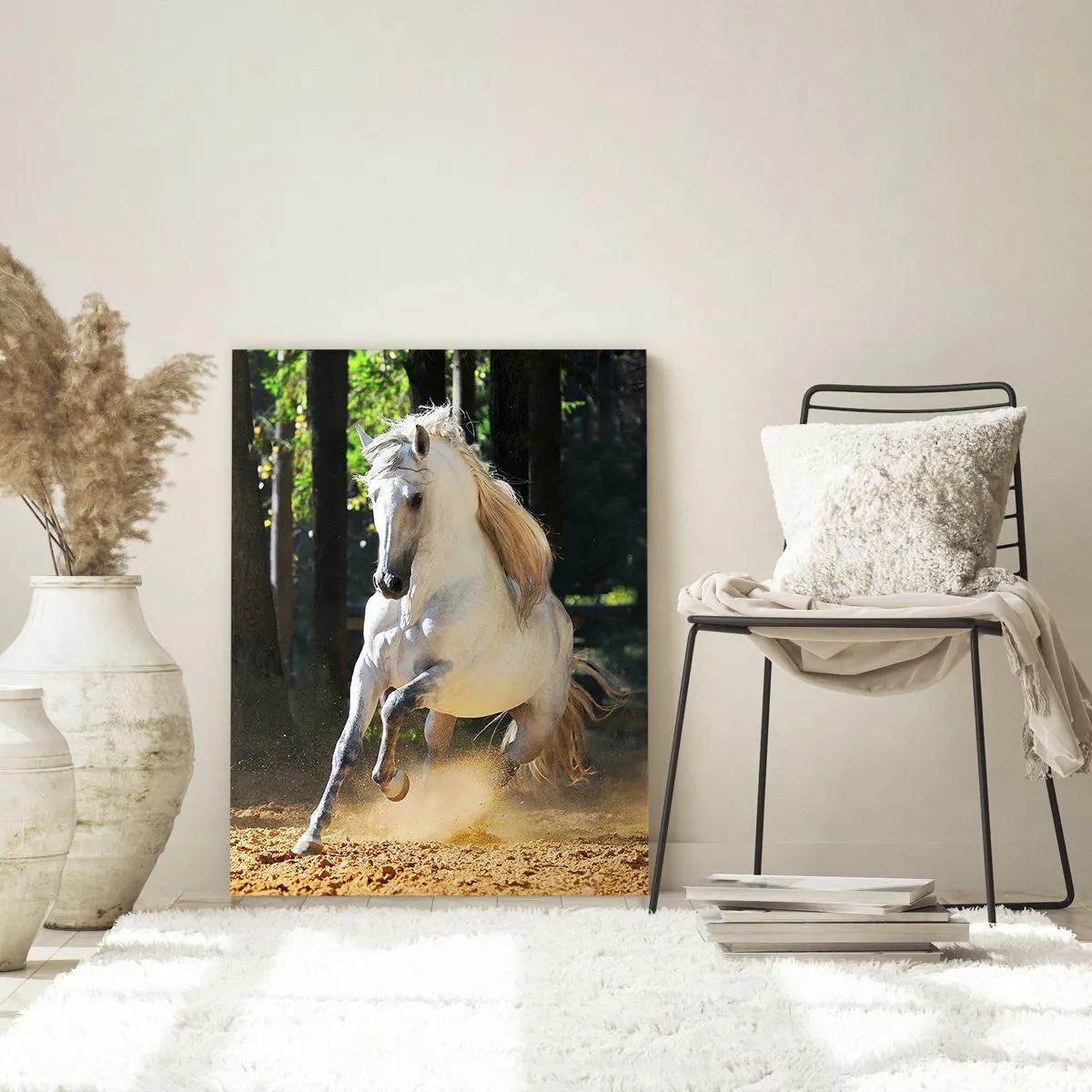 Quadro su vetro - Un cavallo bianco che galoppa attraverso una radura nella foresta - 70x100cm - Come nei racconti fantasy - Decorazione murale moderna per soggiorno e camera da letto ARTTOR