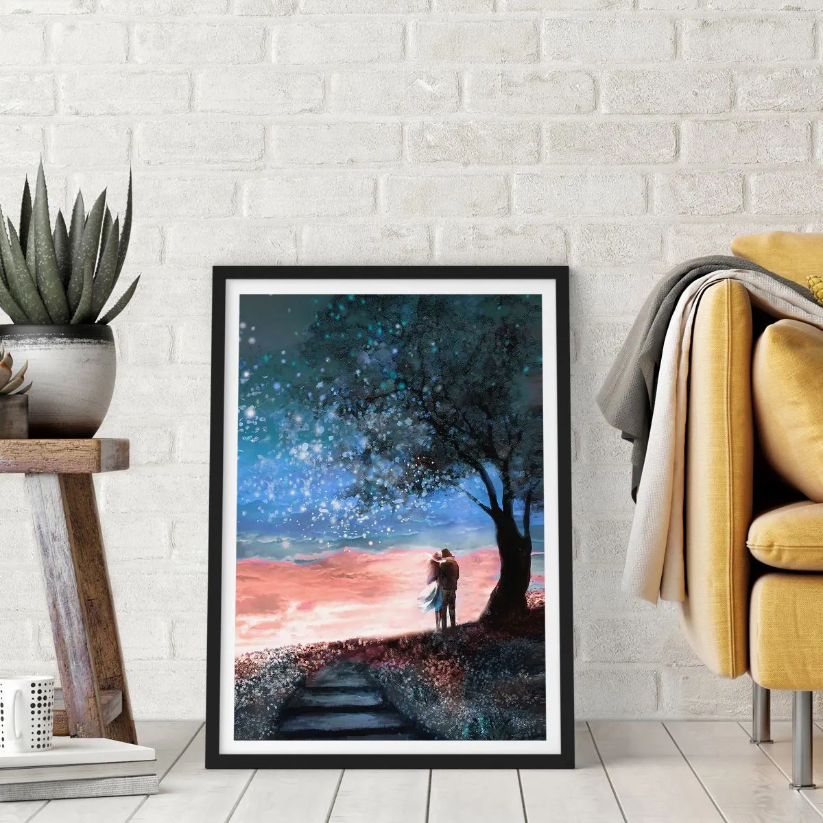 Poster in cornice nera - Una coppia sotto un albero alla luce delle stelle e in un paesaggio pittoresco - 50x70cm - Lo spettacolo delle stelle - Decorazione murale moderna per soggiorno e camera da letto ARTTOR