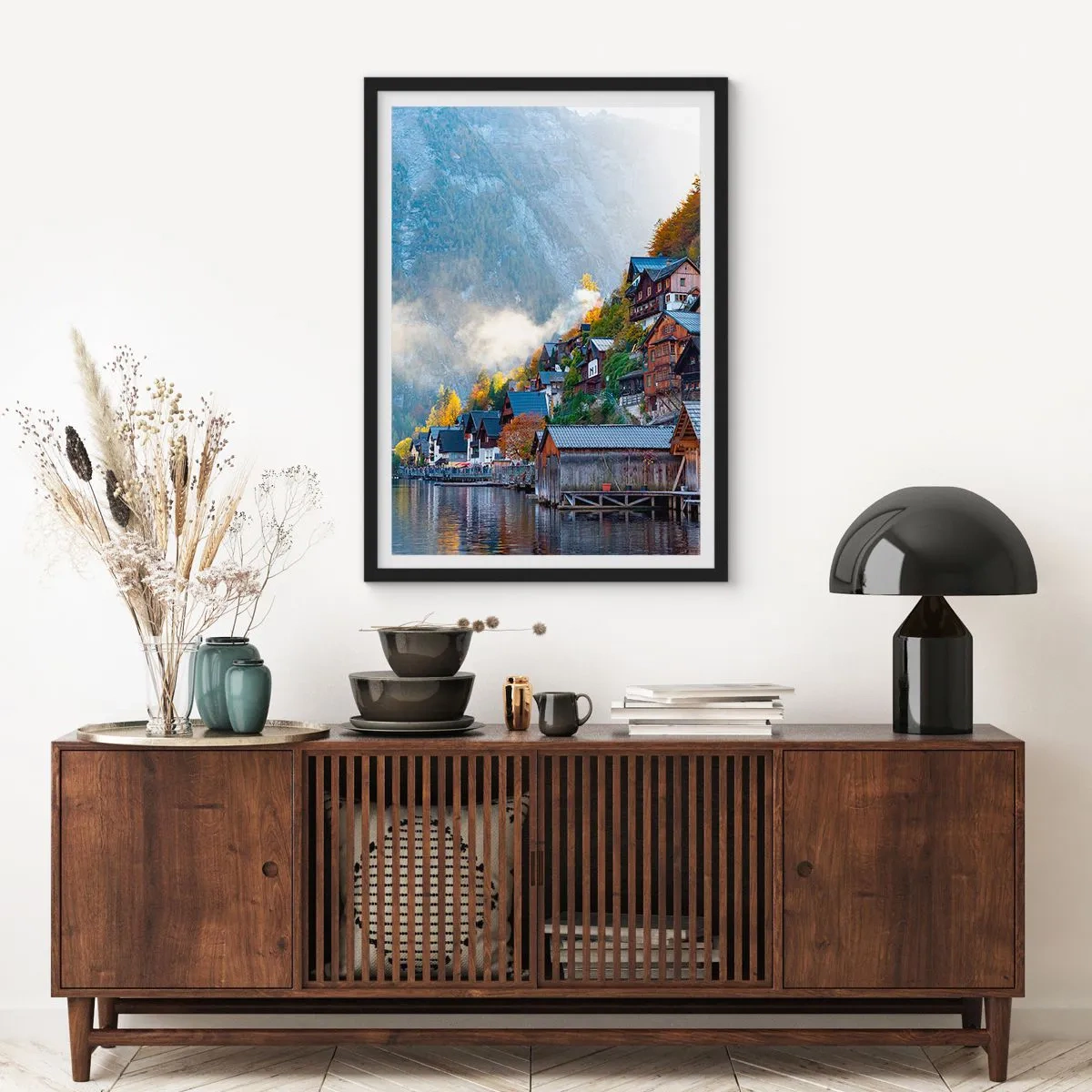 Poster in cornice nera - Una città di montagna vicino a un lago circondata dall'aura autunnale - 50x70cm - Atmosfera alpina - Decorazione murale moderna per soggiorno e camera da letto ARTTOR
