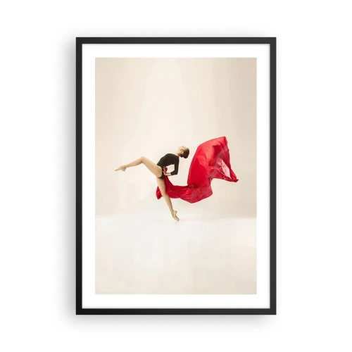 Poster in cornice nera - Una ballerina in un abito nero con tessuto rosso in movimento - 50x70cm - Rosso e nero - Decorazione murale moderna per soggiorno e camera da letto ARTTOR