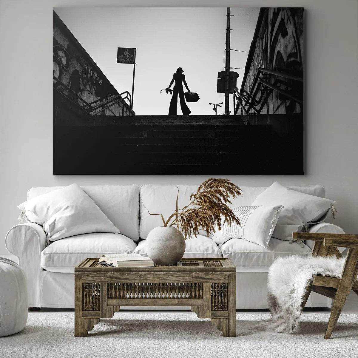 Quadro su tela - Stampe su Tela - Una figura femminile sulle scale in bianco e nero con un'atmosfera dinamica - 70x50cm - Gita cittadina - Decorazione murale moderna per soggiorno e camera da letto ARTTOR