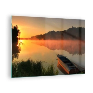 Quadro su vetro - Alba su un lago calmo con una barca sulla riva - 70x50cm - Alba sull'acqua, come uno specchio - Decorazione murale moderna per soggiorno e camera da letto ARTTOR