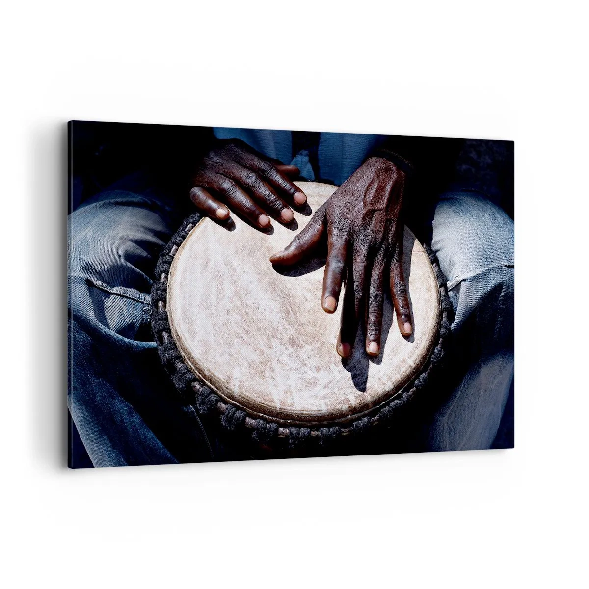 Quadro su tela - Stampe su Tela - Mani che suonano un tamburo djembe in una composizione dinamica - 100x70cm - Vivi al tuo ritmo - Decorazione murale moderna per soggiorno e camera da letto ARTTOR