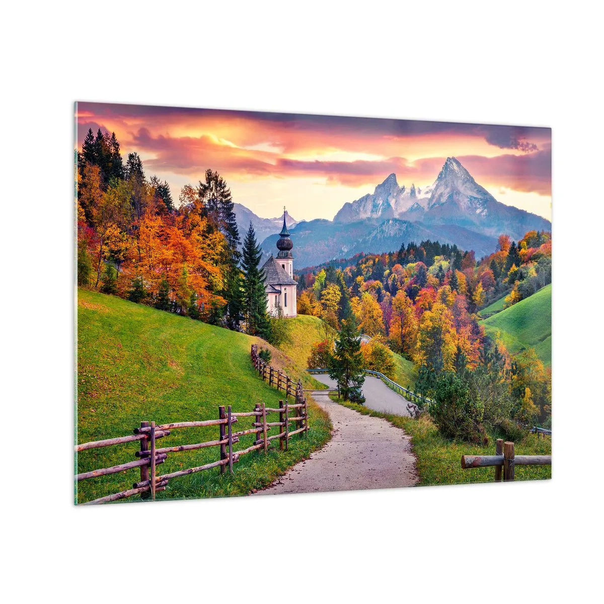 Quadro su vetro - Paesaggio montano autunnale con una chiesa e una strada che attraversa le colline - 70x50cm - Un paesaggio come dipinto - Decorazione murale moderna per soggiorno e camera da letto ARTTOR