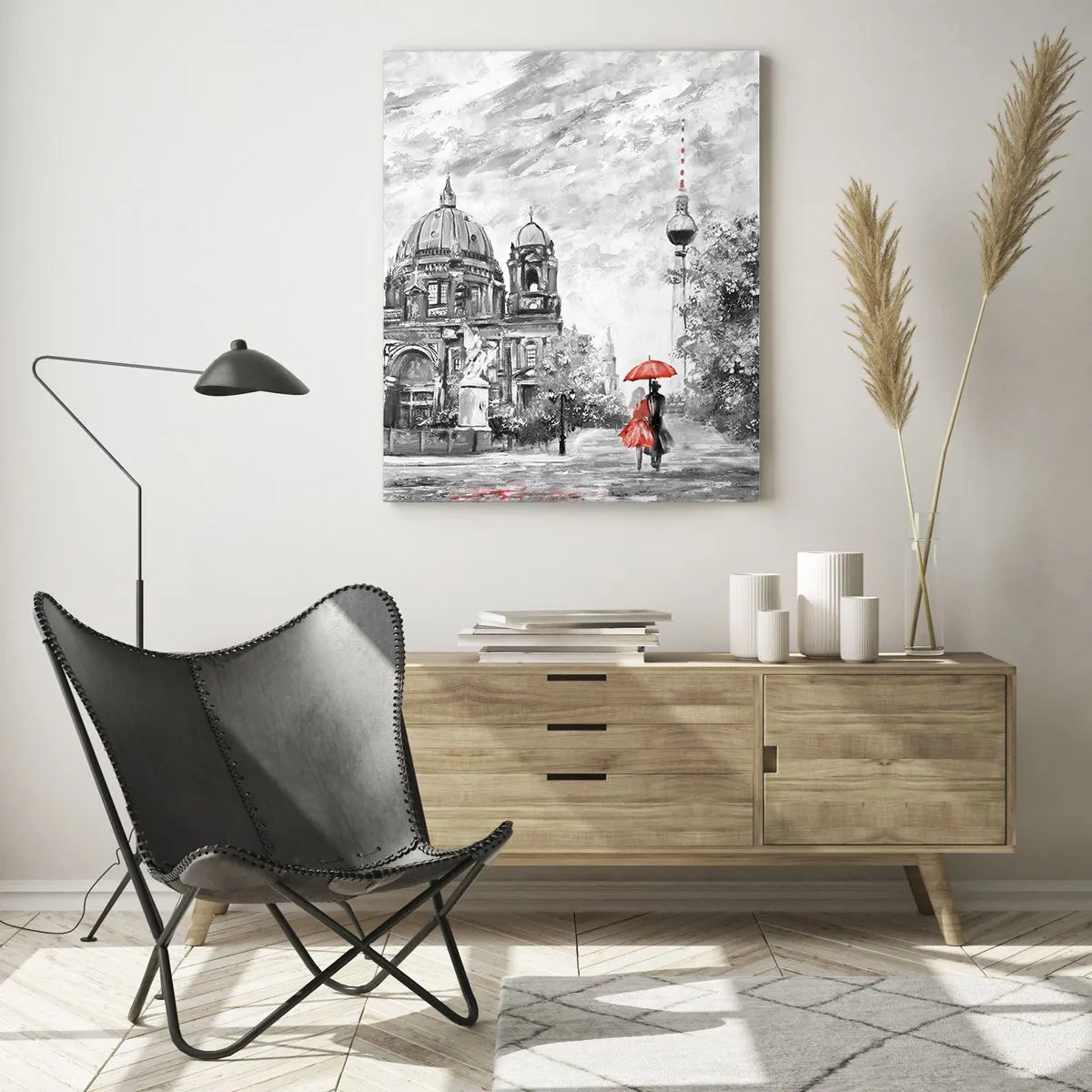 Quadro su vetro - Scena in bianco e nero con Berlino, un ombrello rosso e un albero - 70x100cm - Incontro a Berlino - Decorazione murale moderna per soggiorno e camera da letto ARTTOR