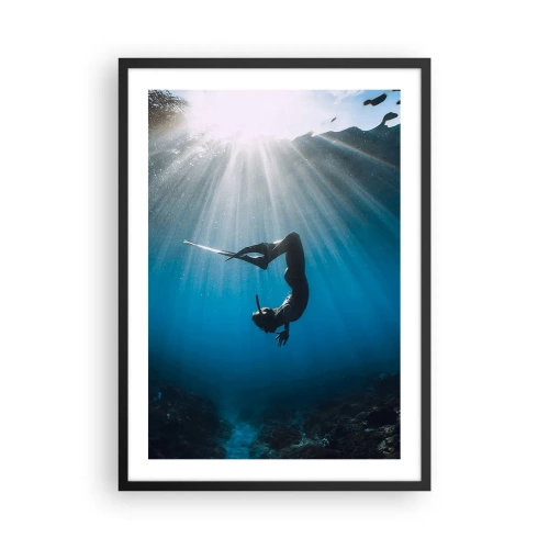 Poster in cornice nera - Subacqueo nei raggi di luce sott'acqua - 50x70cm - Danza subacquea - Decorazione murale moderna per soggiorno e camera da letto ARTTOR