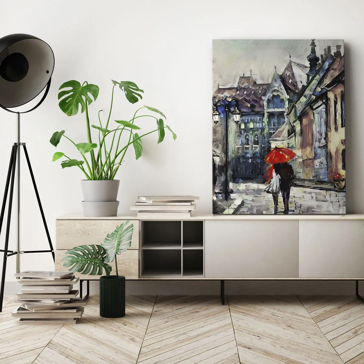Quadro su tela - Stampe su Tela - Un'affascinante strada cittadina con una coppia sotto un ombrello rosso - 70x100cm - Pioggia per due - Decorazione murale moderna per soggiorno e camera da letto ARTTOR