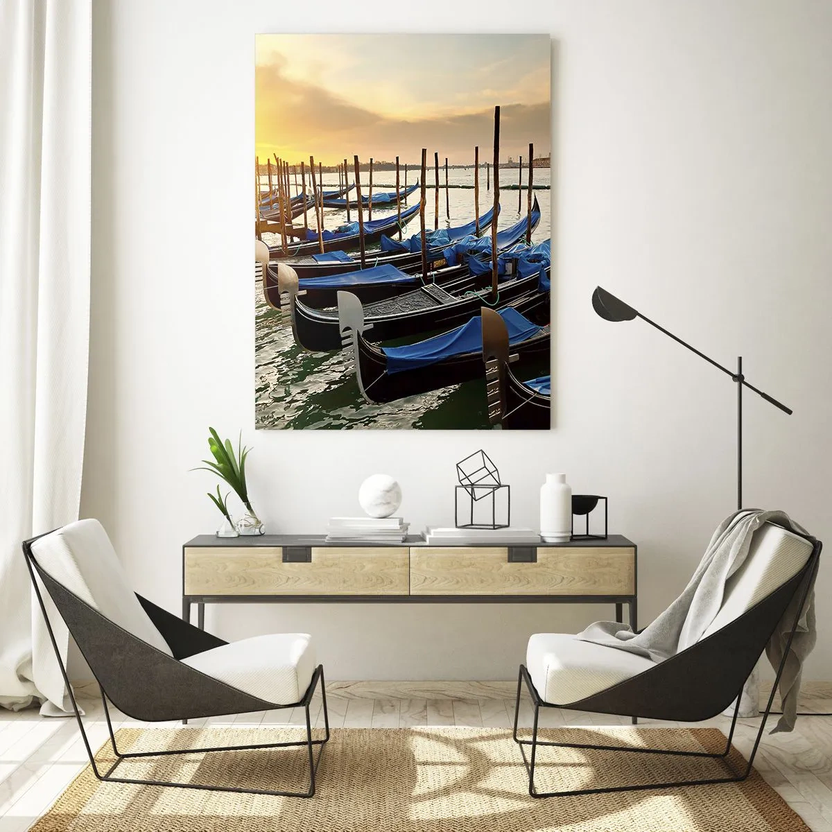 Quadro su vetro - Gondole a Venezia al mattino alla luce del sole nascente - 80x120cm - Prima che arrivi il frastuono - Decorazione murale moderna per soggiorno e camera da letto ARTTOR