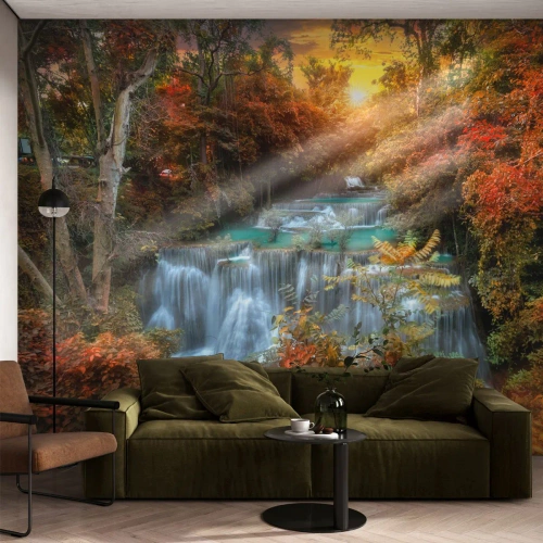 Fotomurali Premium Sand - Il tesoro nascosto nel bosco - Paesaggio, Cascata, foresta - 350x256 cm