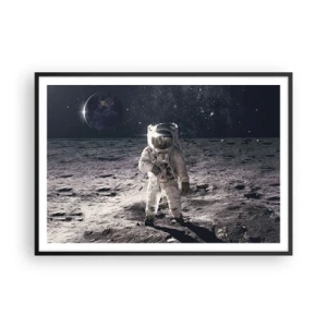 Poster in cornice nera - Astronauta sulla superficie della Luna con la Terra sullo sfondo - 100x70cm - Saluti dalla luna - Decorazione murale moderna per soggiorno e camera da letto ARTTOR