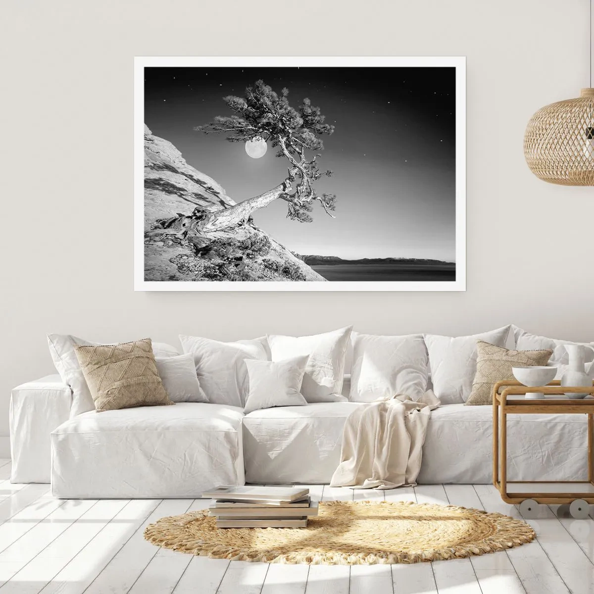 Poster - Albero bianco e nero su una scogliera con la luna sullo sfondo - 100x70cm - Guerriera vittoriosa  - Decorazione murale moderna per soggiorno e camera da letto ARTTOR