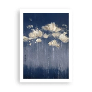 Poster - Fiori astratti dorati su uno sfondo blu navy intenso - 50x70cm - Come petali al vento - Decorazione murale moderna per soggiorno e camera da letto ARTTOR