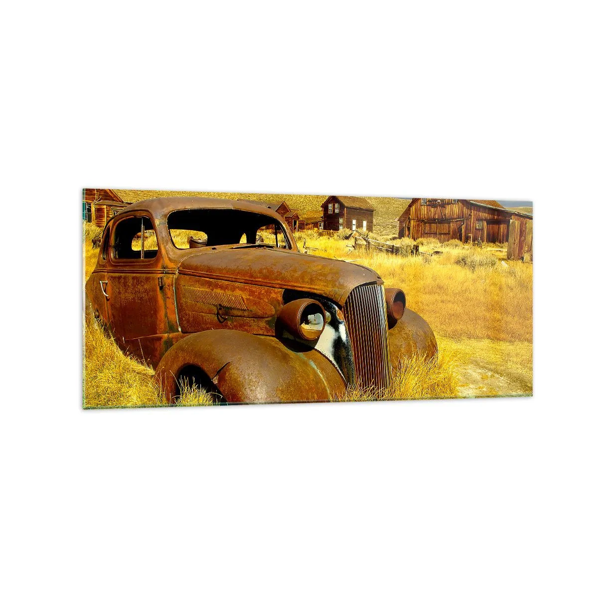 Quadro su vetro - Una vecchia macchina arrugginita sullo sfondo di capanne di legno abbandonate - 120x50cm - Meritato riposo - Decorazione murale moderna per soggiorno e camera da letto ARTTOR