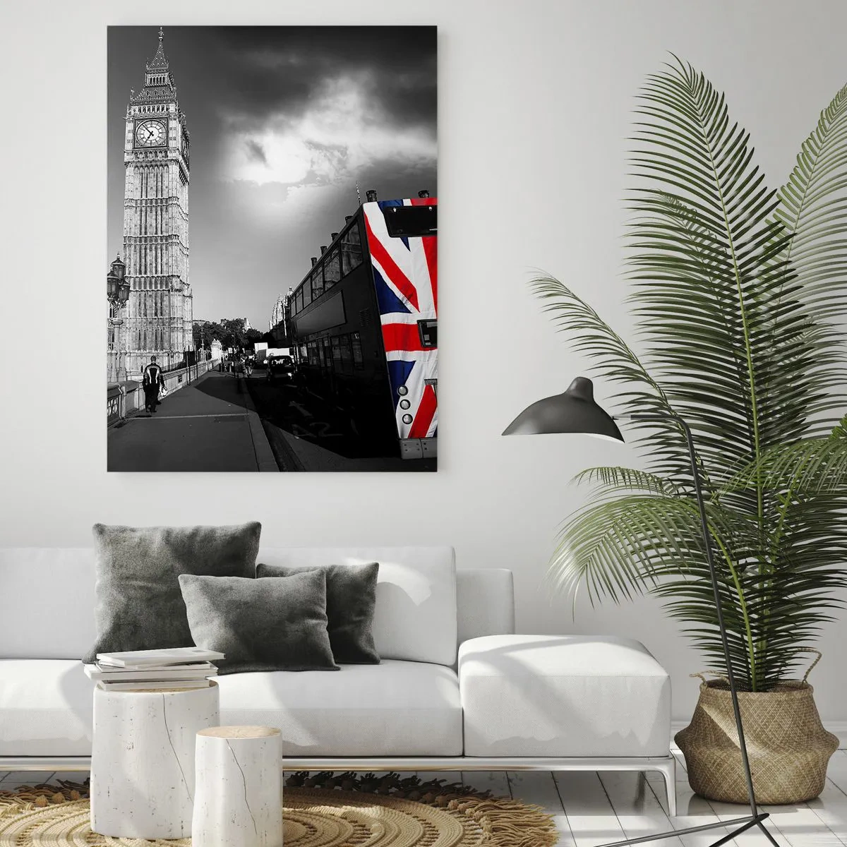 Quadro su vetro - Il Big Ben e un autobus con una bandiera britannica su uno sfondo bianco e nero - 70x100cm - Orgogliosa e grande - Decorazione murale moderna per soggiorno e camera da letto ARTTOR