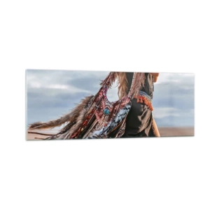 Quadro su vetro - Una donna in stile boho con dettagli di piume e gioielli - 140x50cm - La donna dello sciamano - Decorazione murale moderna per soggiorno e camera da letto ARTTOR
