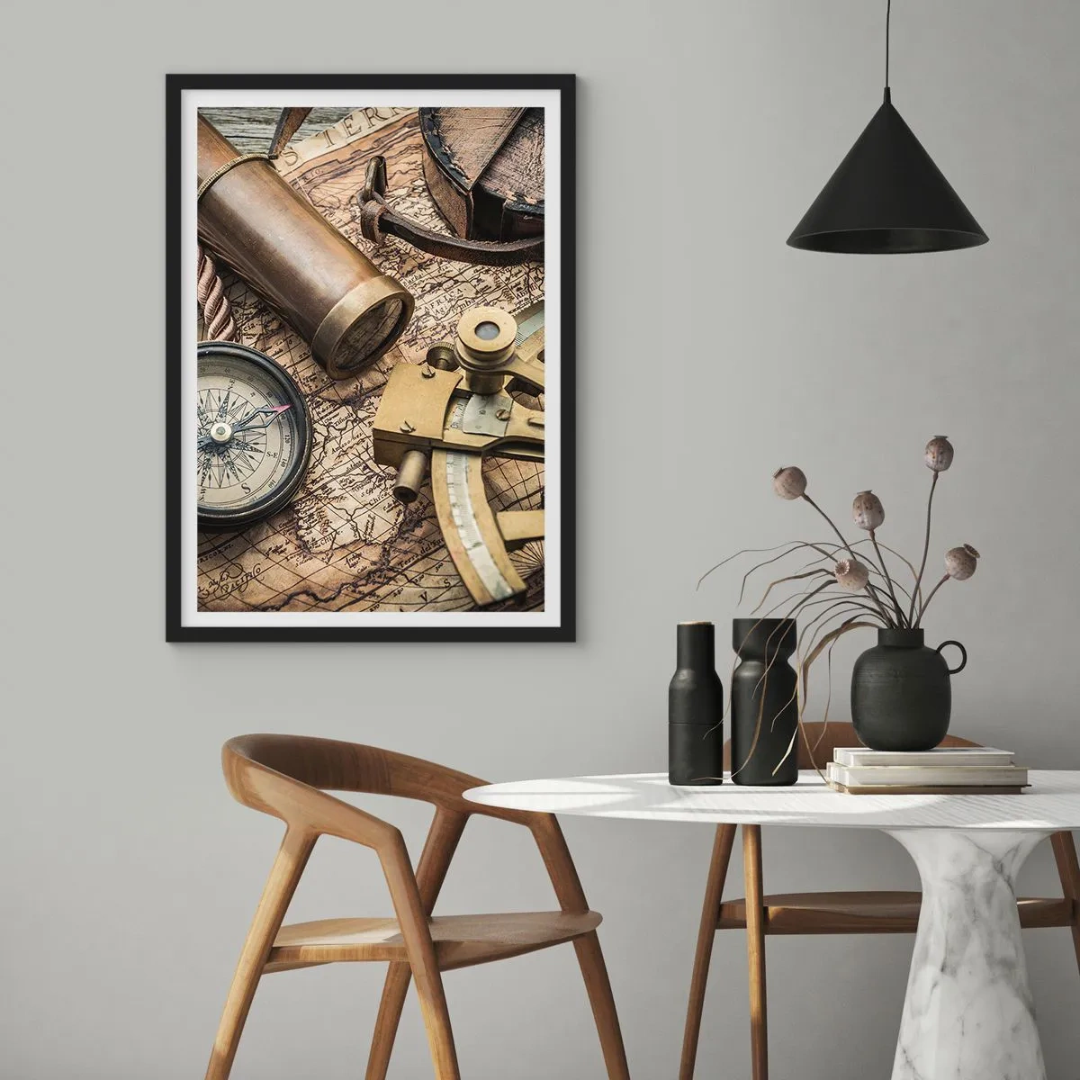 Poster in cornice nera - Set di navigazione con mappa, bussola e sestante - 50x70cm - Traccia la rotta - Decorazione murale moderna per soggiorno e camera da letto ARTTOR