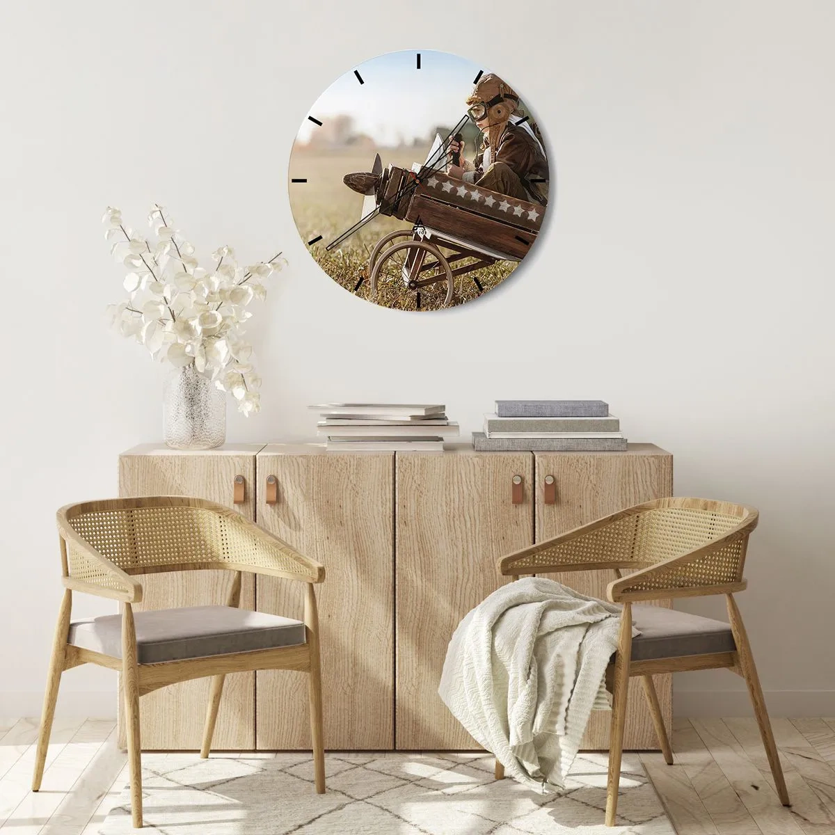 Orologio da parete - Orologio in Vetro - Un ragazzo in costume da pilota su un aereo di legno - 30x30cm - Decollo verso i sogni - Decorazione murale moderna per soggiorno, cucina e camera da letto ARTTOR