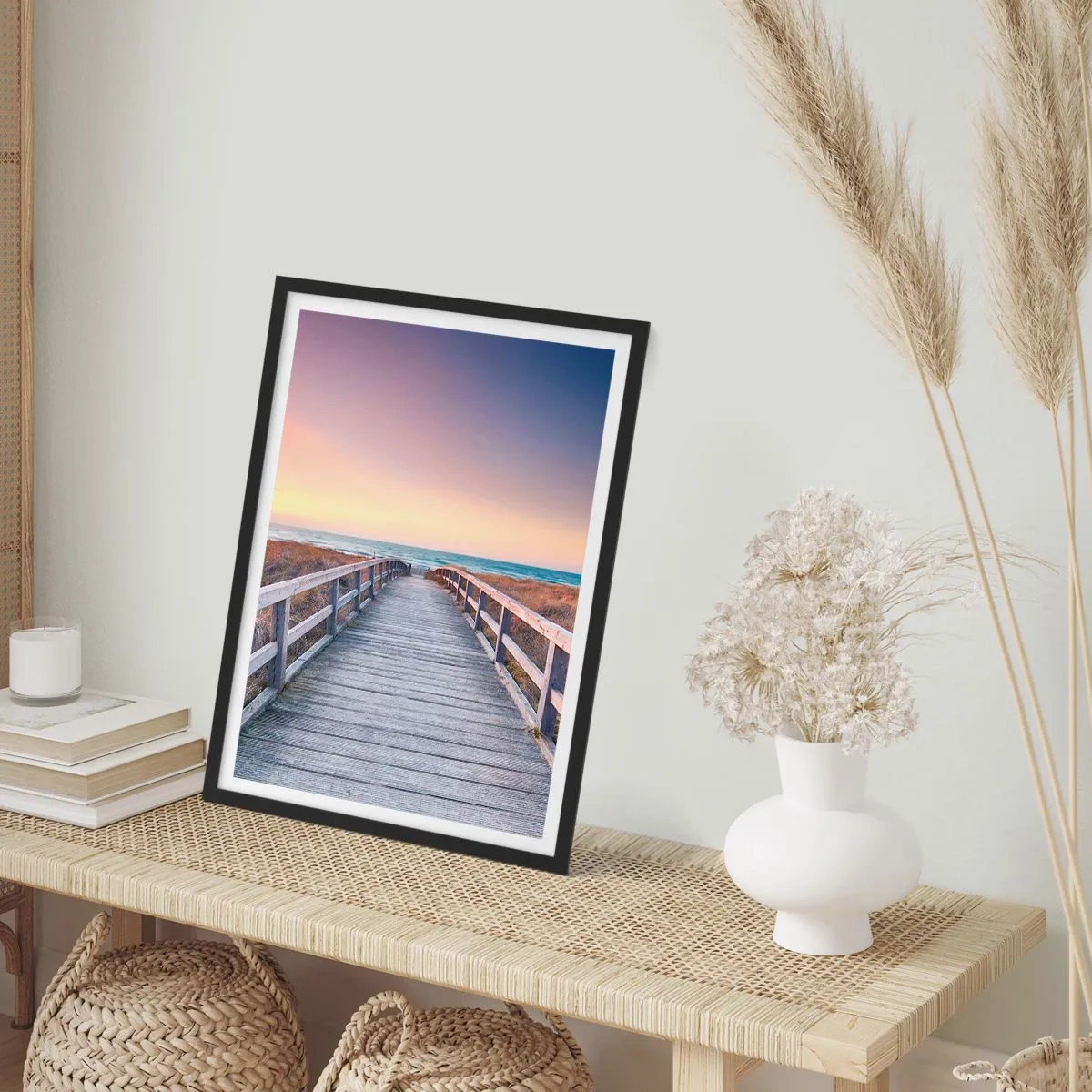 Poster in cornice nera - Un molo di legno che conduce al mare al tramonto - 50x70cm - Aurora serale baltica - Decorazione murale moderna per soggiorno e camera da letto ARTTOR