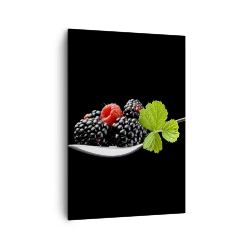 Quadro su tela - Stampe su Tela - More e lamponi su un cucchiaio con una foglia su uno sfondo nero - 70x100cm - I sapori della freschezza - Decorazione murale moderna per soggiorno e camera da letto ARTTOR