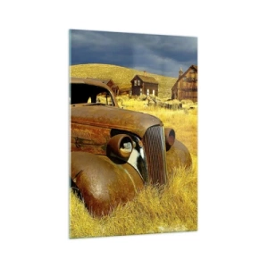 Quadro su vetro - Una vecchia macchina arrugginita sullo sfondo di capanne di legno abbandonate - 70x100cm - Meritato riposo - Decorazione murale moderna per soggiorno e camera da letto ARTTOR