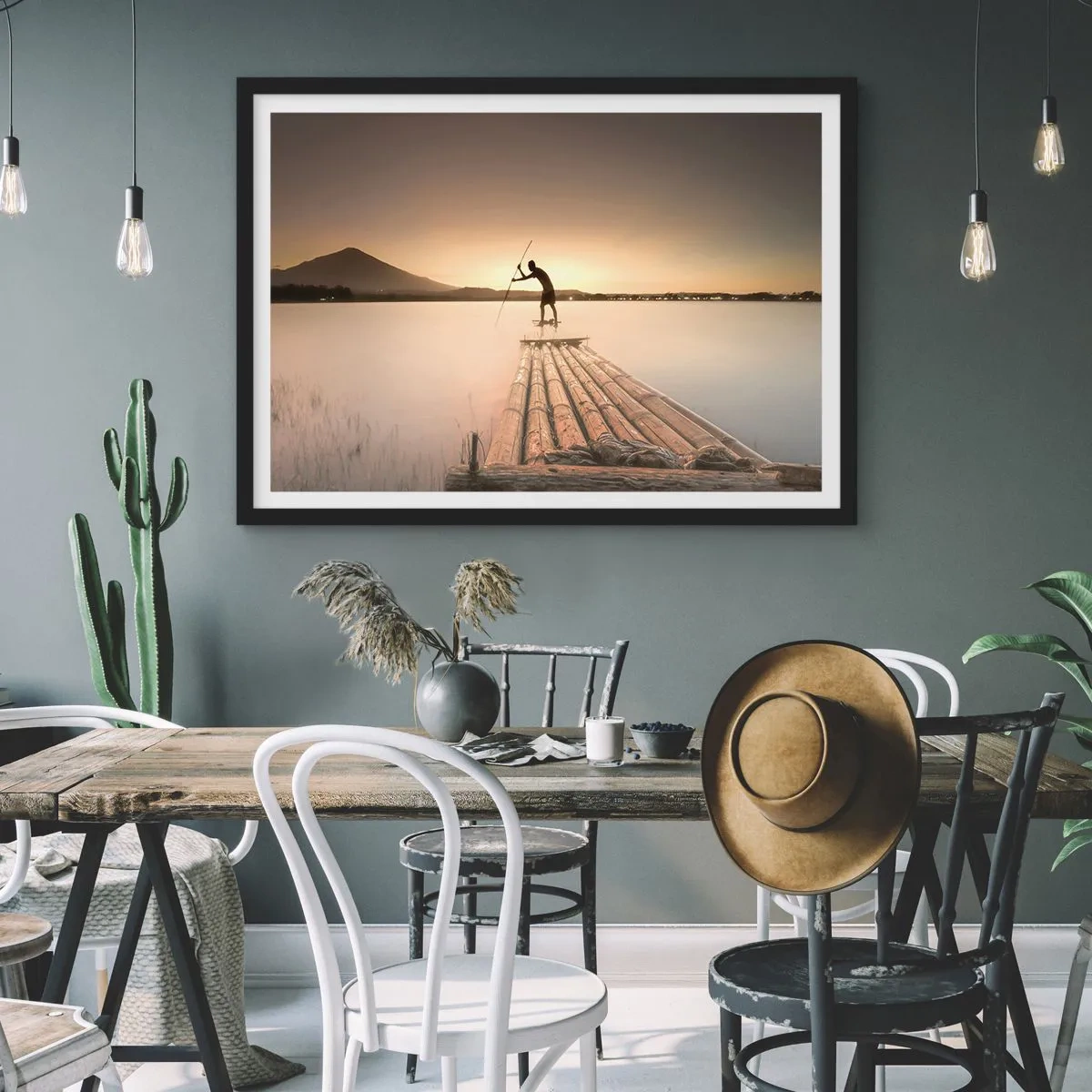 Poster in cornice nera - Uomo su una zattera al tramonto - 70x50cm - Prima del riposo - Decorazione murale moderna per soggiorno e camera da letto ARTTOR