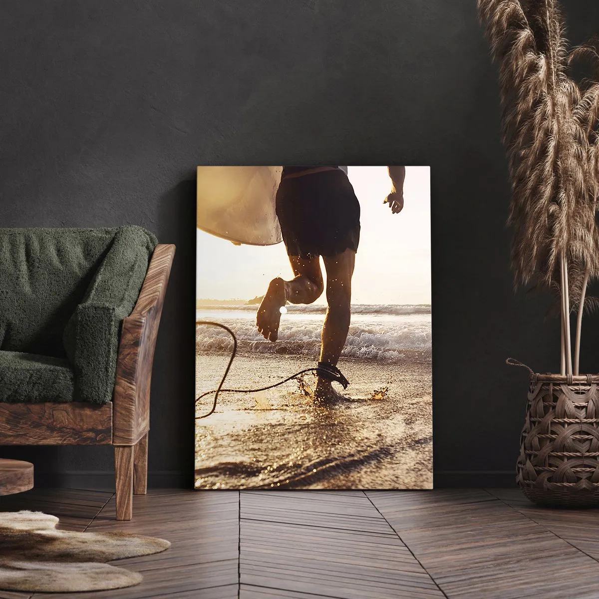 Quadro su tela - Stampe su Tela - Un surfista corre lungo la spiaggia con la sua tavola sotto il sole. - 80x120cm - L'incontro delle onde - Decorazione murale moderna per soggiorno e camera da letto ARTTOR