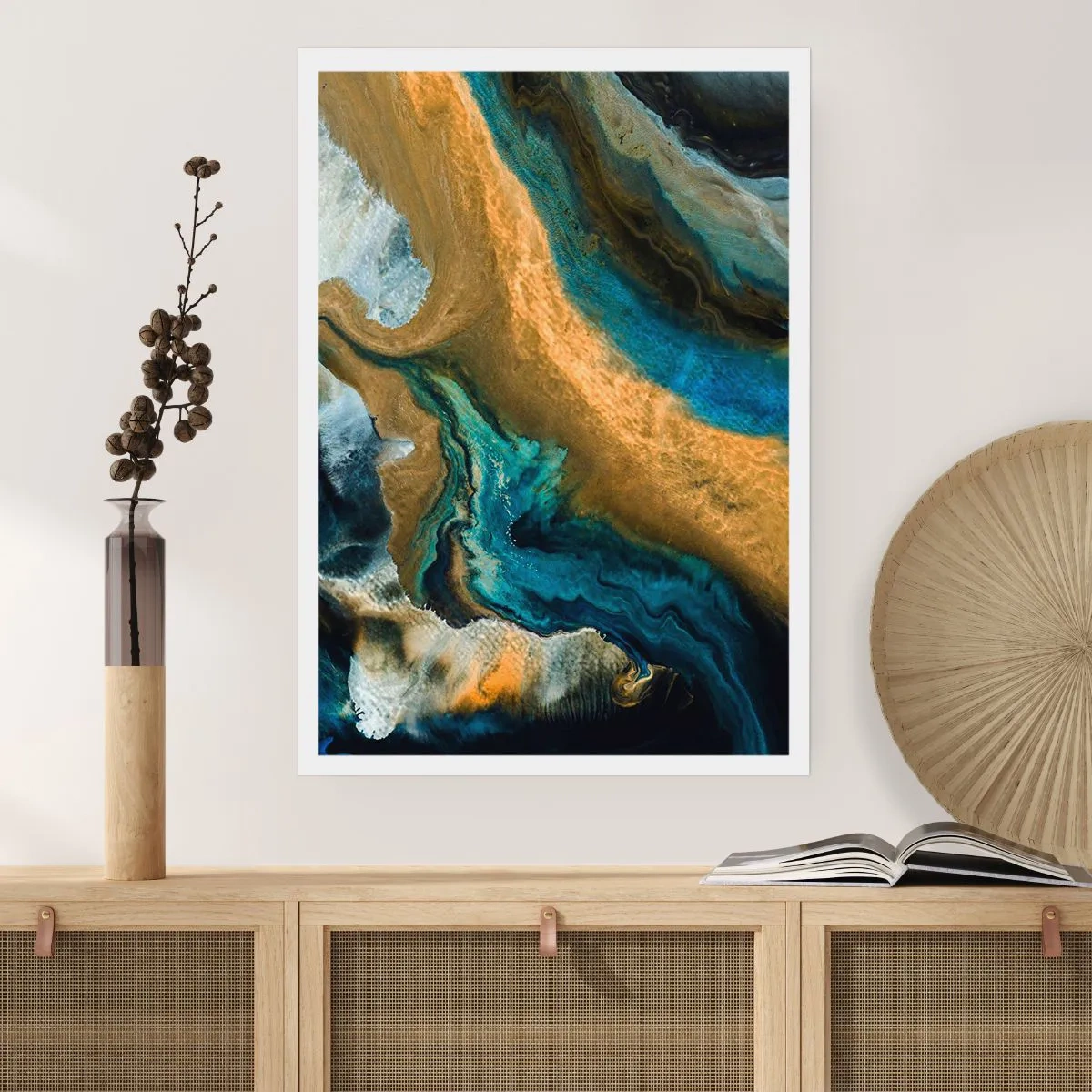 Poster - Una composizione astratta nei toni dell'oro e del blu. - 50x70cm - Blu-oro: influenza reciproca - Decorazione murale moderna per soggiorno e camera da letto ARTTOR