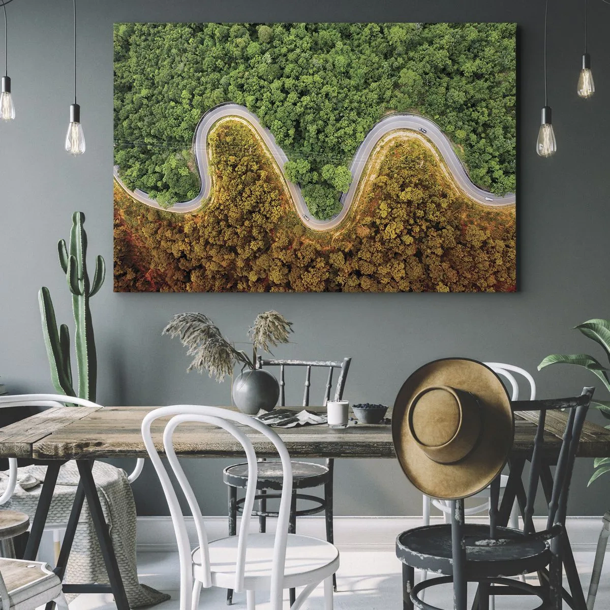 Quadro su tela - Stampe su Tela - Una strada tortuosa attraverso la foresta vista da una prospettiva a volo d'uccello - 70x50cm - Confine e separazione - Decorazione murale moderna per soggiorno e camera da letto ARTTOR