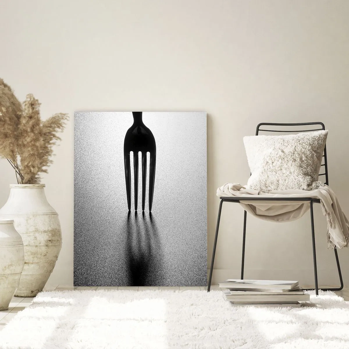 Quadro su vetro - Una versione minimalista di una forchetta in bianco e nero con giochi di ombre. - 80x120cm - Luce e ombra - Decorazione murale moderna per soggiorno e camera da letto ARTTOR