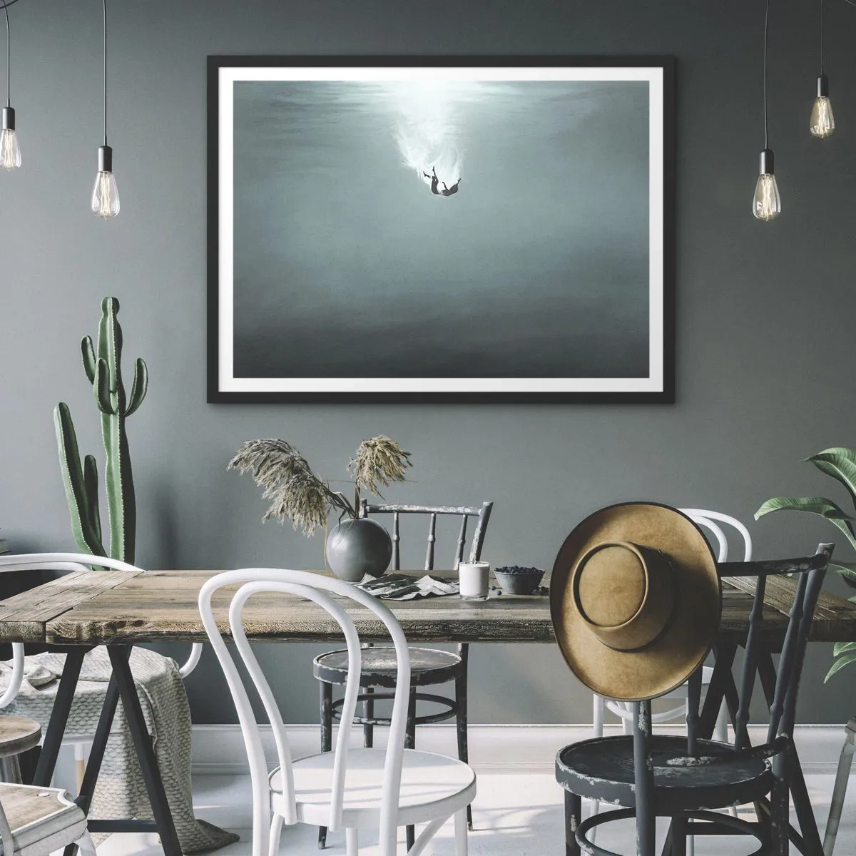 Poster in cornice nera - Una figura immersa in acque profonde e turchesi - 70x50cm - Nell'abbraccio dell'oceano - Decorazione murale moderna per soggiorno e camera da letto ARTTOR