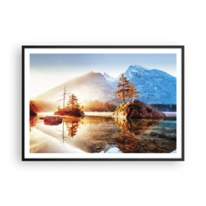 Poster in cornice nera - Un lago con isole e montagne sullo sfondo all'alba - 100x70cm - La natura in una nuova luce - Decorazione murale moderna per soggiorno e camera da letto ARTTOR