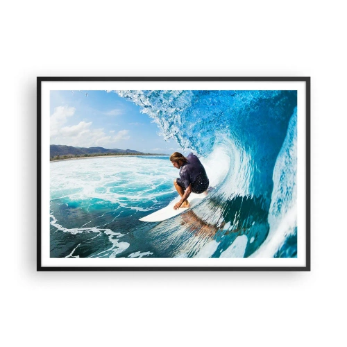 Poster in cornice nera - Un surfista in posa dinamica su un'onda in acqua turchese. - 100x70cm - Ballando con le onde - Decorazione murale moderna per soggiorno e camera da letto ARTTOR