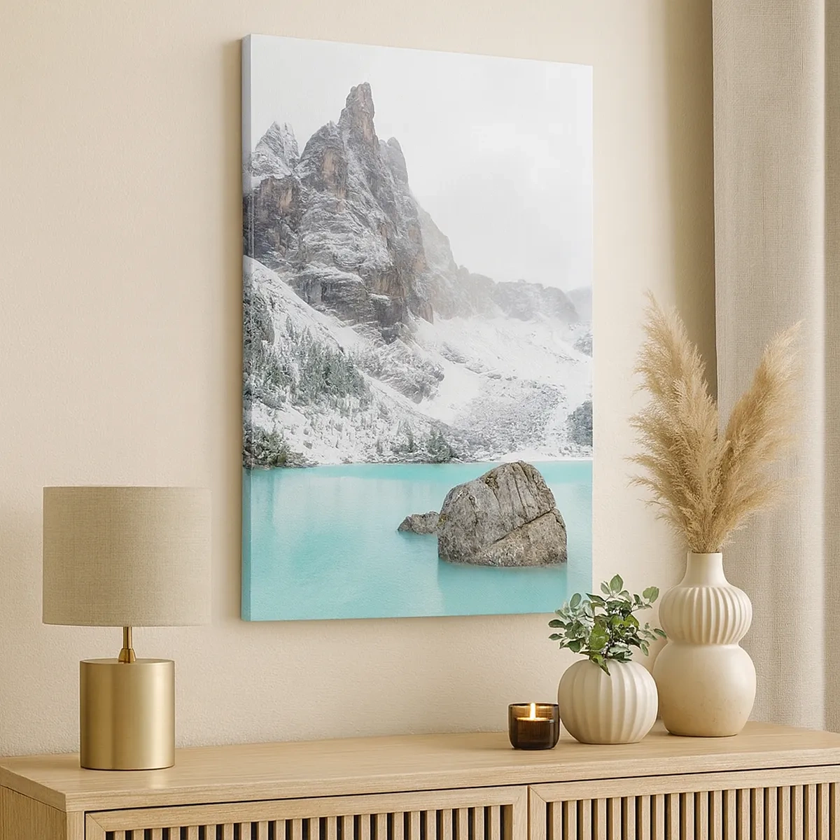 Quadro su tela - Stampe su Tela - Un paesaggio montano con un lago circondato da cime innevate - 50x70cm - Di guardia - Decorazione murale moderna per soggiorno e camera da letto ARTTOR