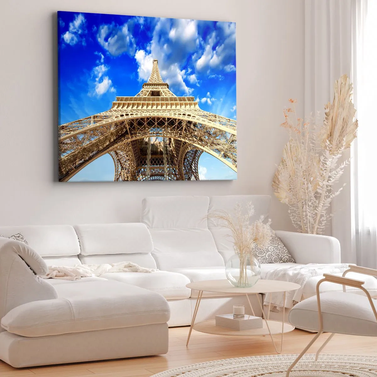 Quadro su tela - Stampe su Tela - La Torre Eiffel dal basso contro un cielo blu - 120x80cm - Toccare il cielo e le nuvole - Decorazione murale moderna per soggiorno e camera da letto ARTTOR