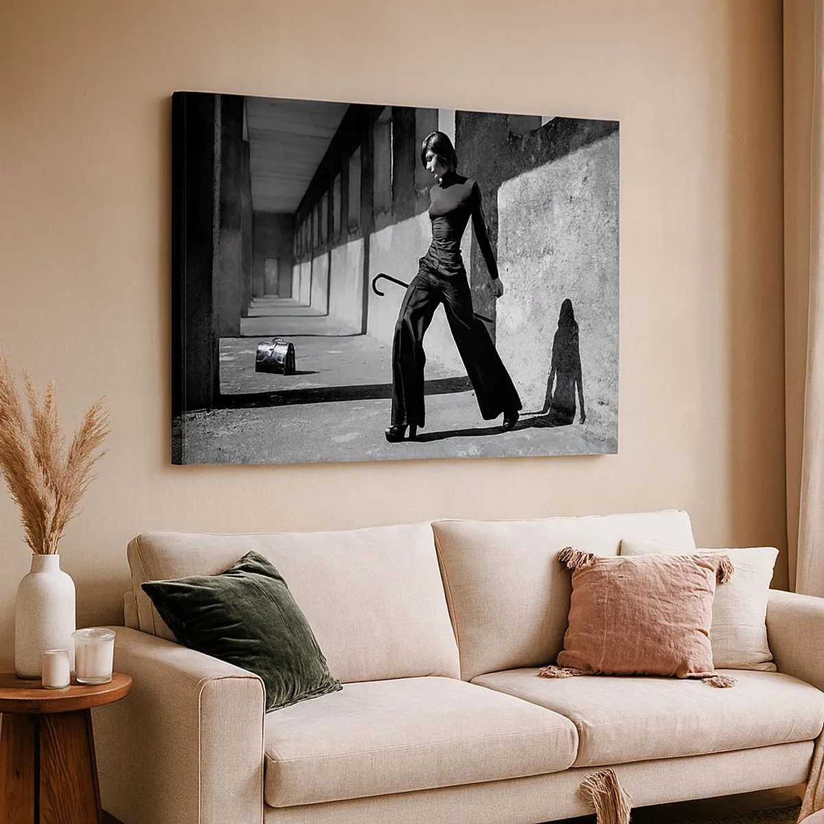 Quadro su tela - Stampe su Tela - Donna elegante in un ambiente industriale - 70x50cm - Eleganza cittadina - Decorazione murale moderna per soggiorno e camera da letto ARTTOR