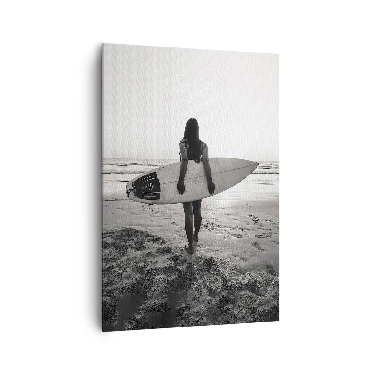 Quadro su tela - Stampe su Tela - Donna con tavola da surf sulla spiaggia in bianco e nero - 70x100cm - La figlia dell'onda marina - Decorazione murale moderna per soggiorno e camera da letto ARTTOR