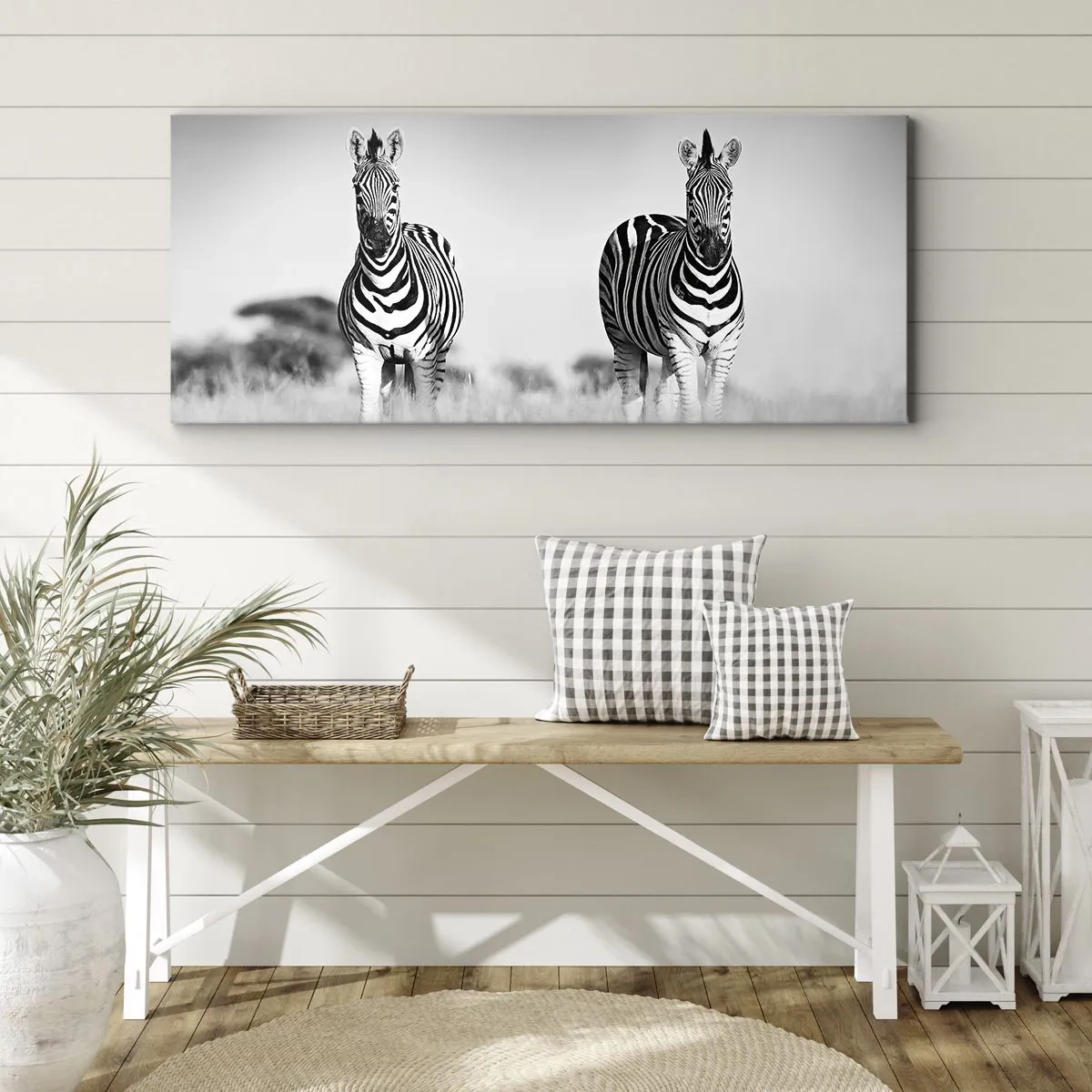 Quadro su tela - Stampe su Tela - Due zebre nella savana in stile monocromatico - 160x50cm - E tuttavia il mondo è bianco e nero - Decorazione murale moderna per soggiorno e camera da letto ARTTOR