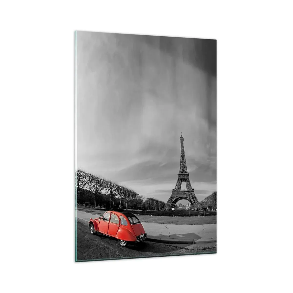 Quadro su vetro - Un'auto rossa con la Torre Eiffel sullo sfondo in un paesaggio in bianco e nero - 80x120cm - Più parigine di Parigi - Decorazione murale moderna per soggiorno e camera da letto ARTTOR