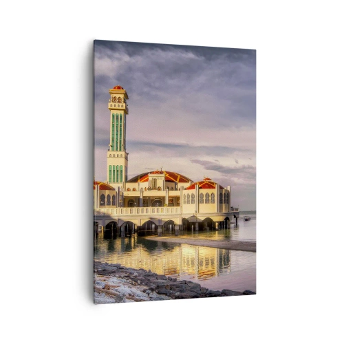 Quadro su tela - Stampe su Tela - Un imponente edificio con un minareto sull'acqua circondato da un paesaggio tranquillo - 70x100cm - Il tempio della natura - Decorazione murale moderna per soggiorno e camera da letto ARTTOR