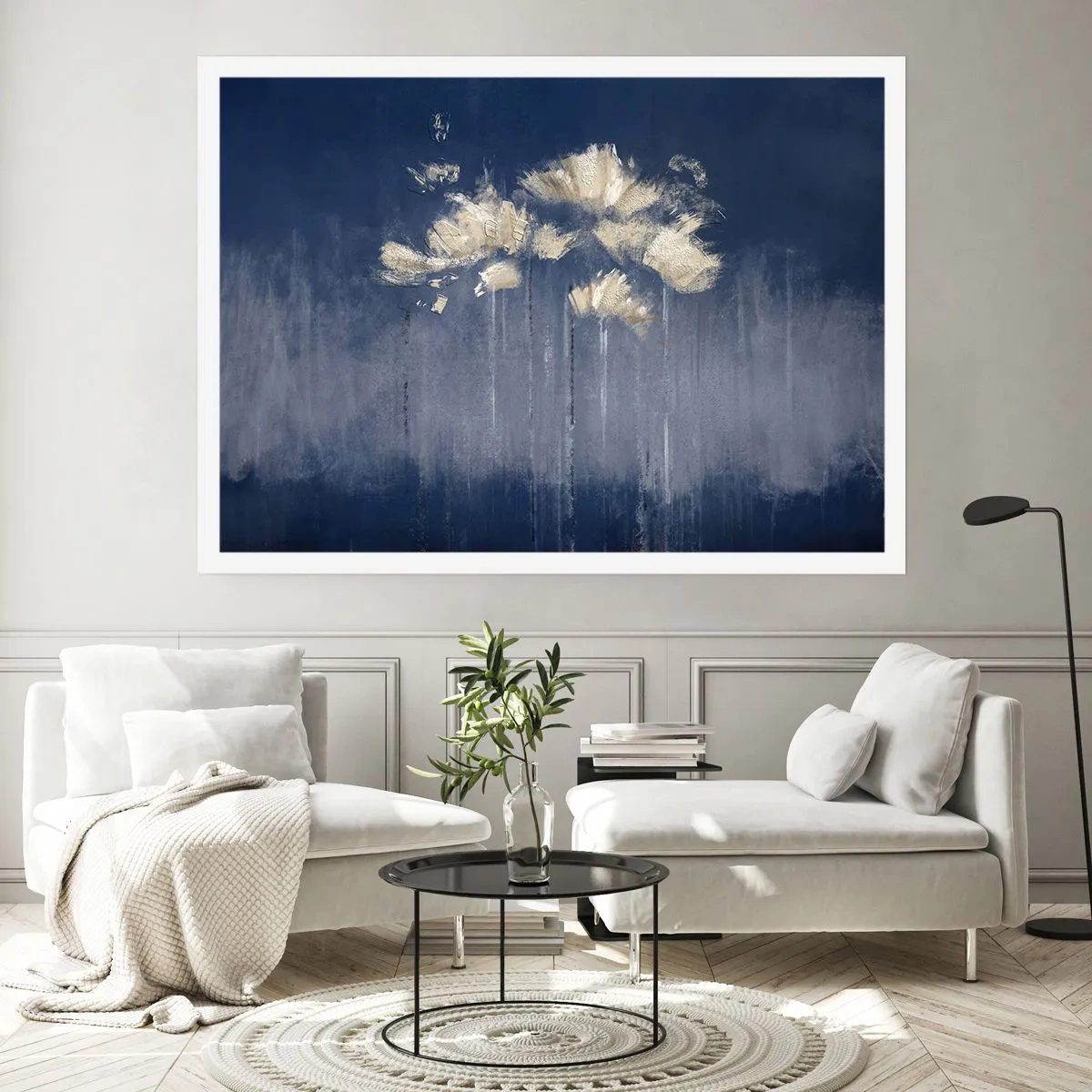 Poster - Delicati fiori su sfondo blu - 100x70cm - Come petali al vento - Decorazione murale moderna per soggiorno e camera da letto ARTTOR