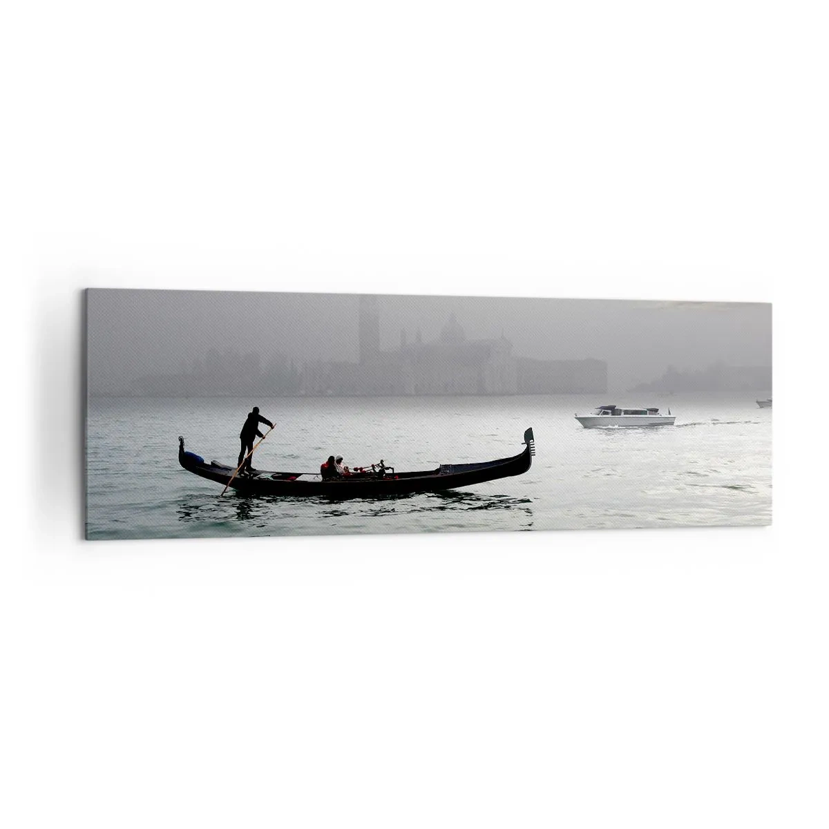 Quadro su tela - Stampe su Tela - Una gondola scivola sulle acque di Venezia in una mattina nebbiosa, sovrastando la città. - 160x50cm - Città magica di acqua e nebbia - Decorazione murale moderna per soggiorno e camera da letto ARTTOR